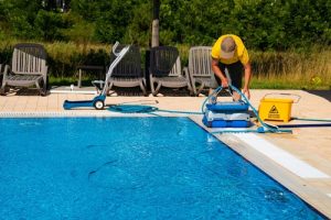 outdoor-pool-maintenance